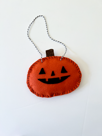 Happy Pumpkin Hanger